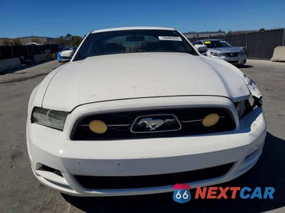 Piąte zdjęcie samochodu w środku: 2013 FORD MUSTANG VIN:1ZVBP8AM8D5204961 - miniatura