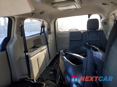Zdjęcie 10 z 13 samochodu: 2016 CHRYSLER TOWN AND C VIN:2C4RC1BG2GR111177 - miniatura