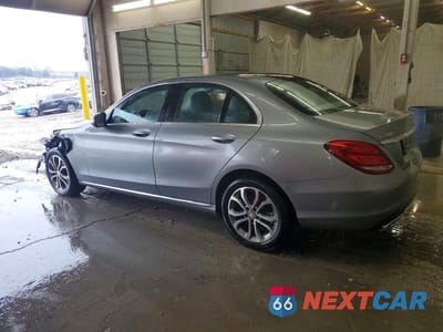 Drugie zdjęcie samochodu z przodu: 2015 MERCEDES-BENZ C 300 4MATIC VIN:55SWF4KB1FU017574 - miniatura