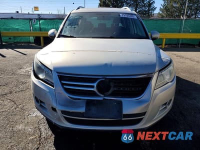 Piąte zdjęcie samochodu w środku: 2010 VOLKSWAGEN TIGUAN SE VIN:WVGBV7AX6AW508188 - miniatura