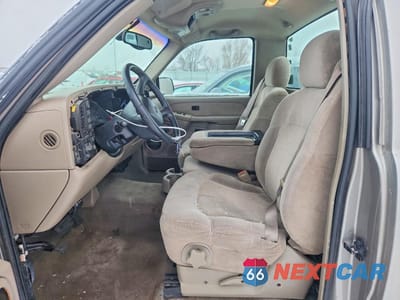 Zdjęcie 7 z 13 samochodu: 2001 CHEVROLET SILVERADO K1500 VIN:1GCEK14T71Z170329 - miniatura