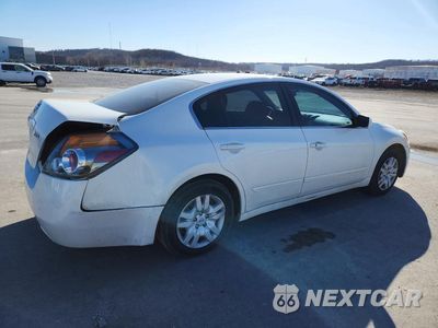 Trzecie zdjęcie samochodu z tyłu: 2010 NISSAN ALTIMA BASE VIN:1N4AL2AP0AN450809 - miniatura