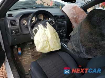 Zdjęcie 8 z 12 samochodu: 2012 DODGE CHALLENGER VIN:2C3CDYBT2CH168301 - miniatura