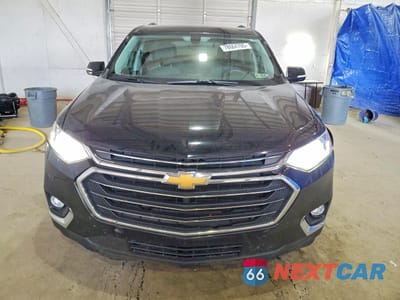 Piąte zdjęcie samochodu w środku: 2018 CHEVROLET TRAVERSE LT VIN:1GNERGKW2JJ139457 - miniatura