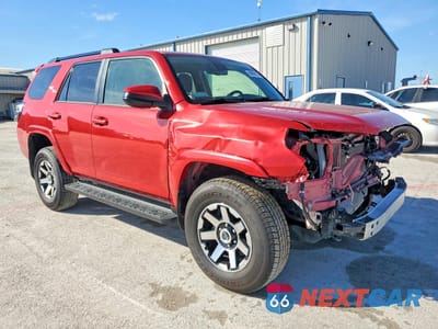 Czwarte zdjęcie samochodu z boku: 2024 TOYOTA 4RUNNER SR5/SR5 PREMIUM VIN:JTEPU5JR3R6279303 - miniatura