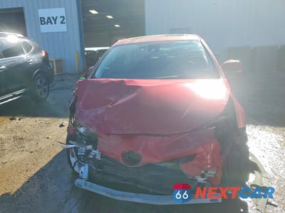 Piąte zdjęcie samochodu w środku: 2018 TOYOTA PRIUS THREE VIN:JTDKARFU8J3064503 - miniatura