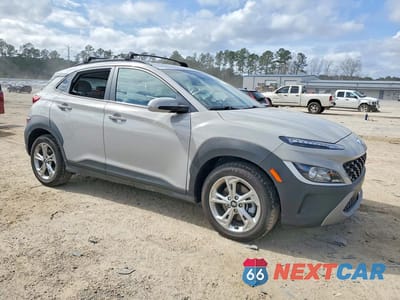 Czwarte zdjęcie samochodu z boku: 2023 HYUNDAI KONA SEL VIN:KM8K6CAB5PU054580 - miniatura
