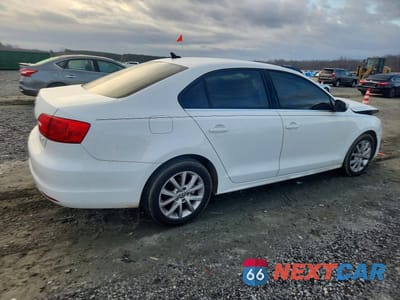 Trzecie zdjęcie samochodu z tyłu: 2013 VOLKSWAGEN JETTA SE VIN:3VWDX7AJ4DM425394 - miniatura