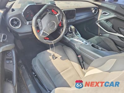 Zdjęcie 8 z 11 samochodu: 2017 CHEVROLET CAMARO SS VIN:1G1FF1R77H0120283 - miniatura