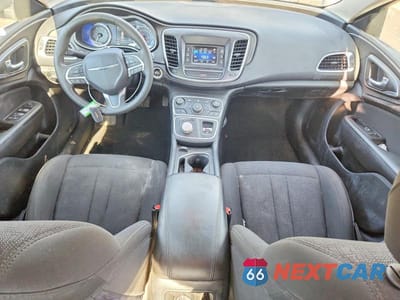 Zdjęcie 8 z 12 samochodu: 2016 CHRYSLER 200 LIMITED VIN:1C3CCCAB7GN144099 - miniatura