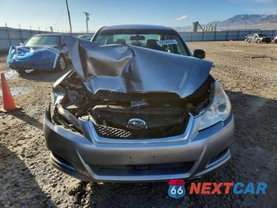 Piąte zdjęcie samochodu w środku: 2010 SUBARU LEGACY 2.5I VIN:4S3BMBA65A3225980 - miniatura