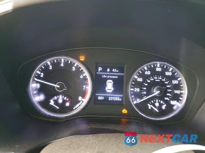 Zdjęcie 9 z 12 samochodu: 2019 HYUNDAI SANTA FE VIN:5NMS23AD7KH092605 - miniatura