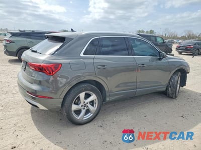 Trzecie zdjęcie samochodu z tyłu: 2021 AUDI Q3 PREMIUM 40 VIN:WA1AUCF35M1153530 - miniatura