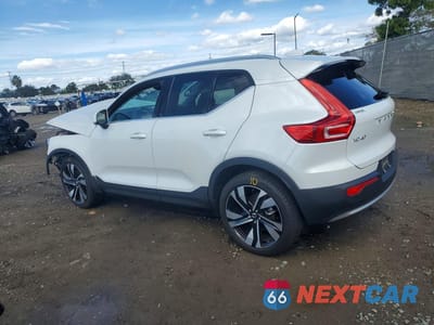 Drugie zdjęcie samochodu z przodu: 2023 VOLVO XC40 ULTIMATE VIN:YV4L12UA2P2065372 - miniatura
