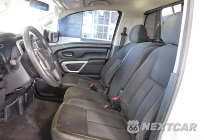 Zdjęcie 9 z 10 samochodu: 2017 NISSAN TITAN SV VIN:1N6AA1R87HN548279 - miniatura