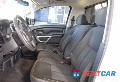 Zdjęcie 9 z 10 samochodu: 2017 NISSAN TITAN SV VIN:1N6AA1R87HN548279 - miniatura