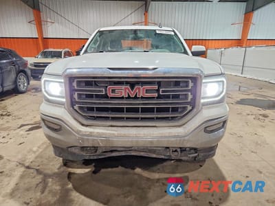 Piąte zdjęcie samochodu w środku: 2016 GMC SIERRA K1500 SLE VIN:3GTU2MEC8GG326382 - miniatura