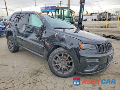 Czwarte zdjęcie samochodu z boku: 2020 JEEP GRAND CHEROKEE OVERLAND VIN:1C4RJFCG6LC241788 - miniatura