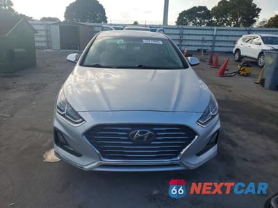 Piąte zdjęcie samochodu w środku: 2019 HYUNDAI SONATA SE VIN:5NPE24AF5KH762255 - miniatura