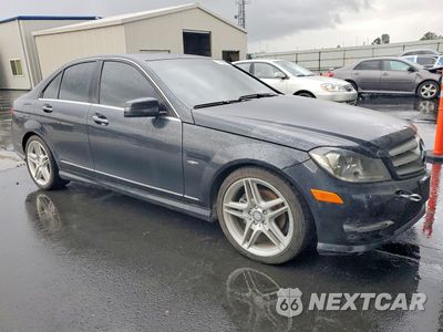 Czwarte zdjęcie samochodu z boku: 2012 MERCEDES-BENZ C 250 VIN:WDDGF4HB7CR207484 - miniatura