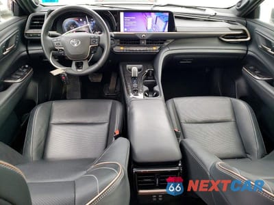 Zdjęcie 8 z 13 samochodu: 2024 TOYOTA CROWN PLATINUM VIN:JTDAFAAF9R3006161 - miniatura