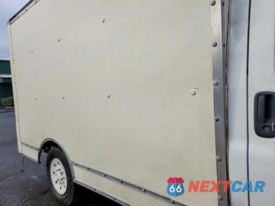 Zdjęcie 11 z 13 samochodu: 2001 GMC SAVANA PASSENGER 350 VIN:1GDHG31R311223685 - miniatura