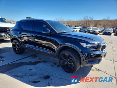 Czwarte zdjęcie samochodu z boku: 2019 VOLVO XC40 T5 MOMENTUM VIN:YV4162XZ6K2018493 - miniatura