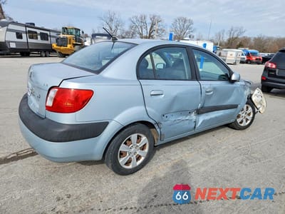 Trzecie zdjęcie samochodu z tyłu: 2006 KIA RIO BASE VIN:KNADE123X66162382 - miniatura