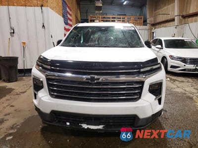 Piąte zdjęcie samochodu w środku: 2025 CHEVROLET TRAVERSE LT VIN:1GNEVGRS9SJ305666 - miniatura