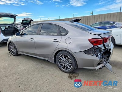 Drugie zdjęcie samochodu z przodu: 2023 KIA FORTE GT LINE VIN:3KPF54ADXPE550490 - miniatura
