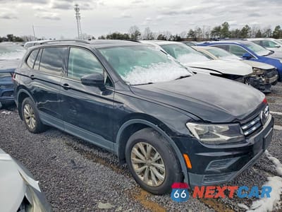Czwarte zdjęcie samochodu z boku: 2020 VOLKSWAGEN TIGUAN S VIN:3VV1B7AX2LM076647 - miniatura