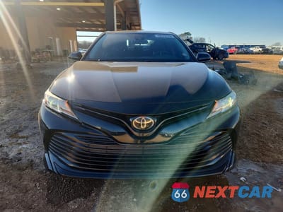 Piąte zdjęcie samochodu w środku: 2018 TOYOTA CAMRY L VIN:4T1B11HK9JU109127 - miniatura