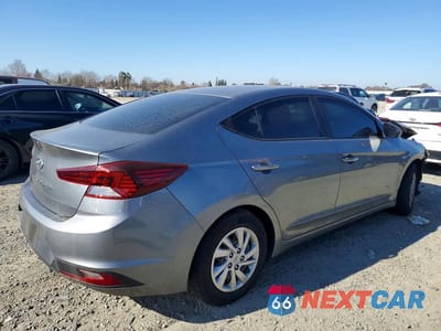 Trzecie zdjęcie samochodu z tyłu: 2019 HYUNDAI ELANTRA SE VIN:KMHD74LF8KU777201 - miniatura