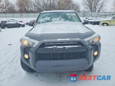Piąte zdjęcie samochodu w środku: 2017 TOYOTA 4RUNNER SR5/SR5 PREMIUM VIN:JTEBU5JR6H5428687 - miniatura