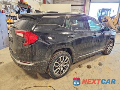 Trzecie zdjęcie samochodu z tyłu: 2022 GMC TERRAIN DENALI VIN:3GKALXEVXNL305397 - miniatura