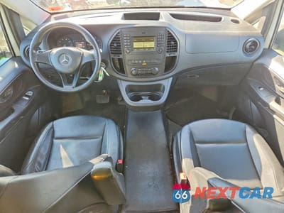Zdjęcie 8 z 13 samochodu: 2018 MERCEDES-BENZ METRIS VIN:WD4PG2EE3J3497271 - miniatura
