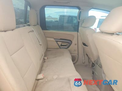 Zdjęcie 10 z 11 samochodu: 2015 NISSAN TITAN SV VIN:1N6AA0EC5FN509949 - miniatura