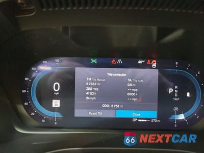 Zdjęcie 9 z 13 samochodu: 2025 VOLVO XC40 PLUS VIN:YV4L12UC5S2537333 - miniatura