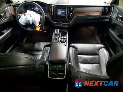 Zdjęcie 8 z 11 samochodu: 2023 VOLVO XC60 ULTIMATE VIN:YV4L12RA6P1193550 - miniatura