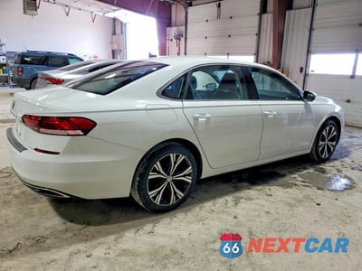 Trzecie zdjęcie samochodu z tyłu: 2021 VOLKSWAGEN PASSAT SE VIN:1VWSA7A32MC018699 - miniatura
