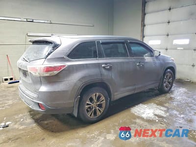 Trzecie zdjęcie samochodu z tyłu: 2015 TOYOTA HIGHLANDER XLE VIN:5TDJKRFH3FS147077 - miniatura