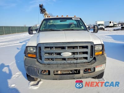 Piąte zdjęcie samochodu w środku: 2006 FORD F550 SUPER DUTY UTILITY / SERVICE TRUCK VIN:1FDAF56P56ED35606 - miniatura