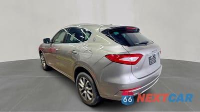 Trzecie zdjęcie samochodu z tyłu: 2017 MASERATI LEVANTE LUXURY VIN:ZN661XUL3HX264223 - miniatura