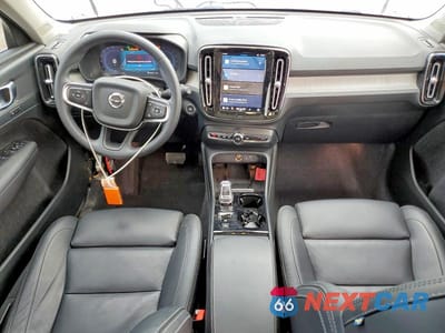 Zdjęcie 8 z 12 samochodu: 2024 VOLVO XC40 PLUS VIN:YV4L12UE7R2250149 - miniatura
