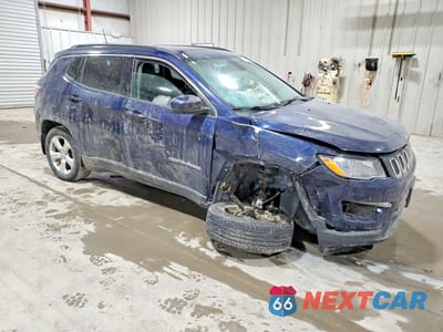 Czwarte zdjęcie samochodu z boku: 2018 JEEP COMPASS LATITUDE VIN:3C4NJDBBXJT112172 - miniatura