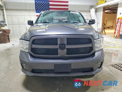 Piąte zdjęcie samochodu w środku: 2018 RAM 1500 ST VIN:1C6RR7FT6JS175020 - miniatura
