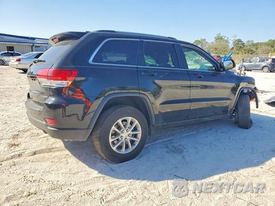 Trzecie zdjęcie samochodu z tyłu: 2021 JEEP GRAND CHEROKEE LAREDO VIN:1C4RJEAGXMC551229 - miniatura