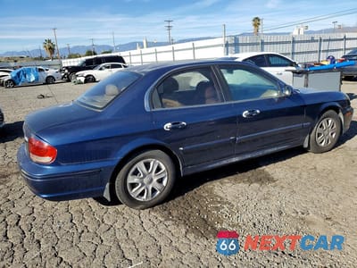 Trzecie zdjęcie samochodu z tyłu: 2004 HYUNDAI SONATA BASE VIN:KMHWF25S04A014734 - miniatura