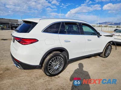 Trzecie zdjęcie samochodu z tyłu: 2026 MERCEDES-BENZ GLC 300 VIN:W1NKM4GBXTU105422 - miniatura