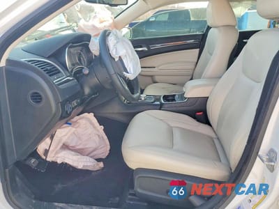 Zdjęcie 7 z 11 samochodu: 2018 CHRYSLER 300 TOURING VIN:2C3CCAAG8JH222647 - miniatura